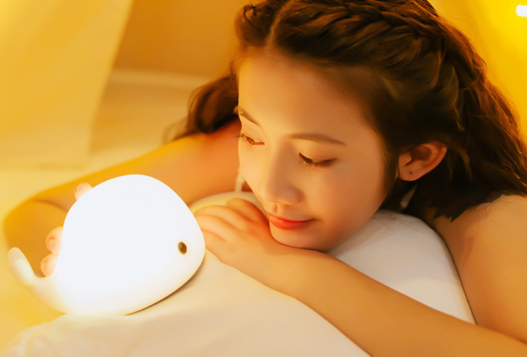 兒童硅膠餐具怎么選，兒童硅膠餐具選擇【行業(yè)百科】