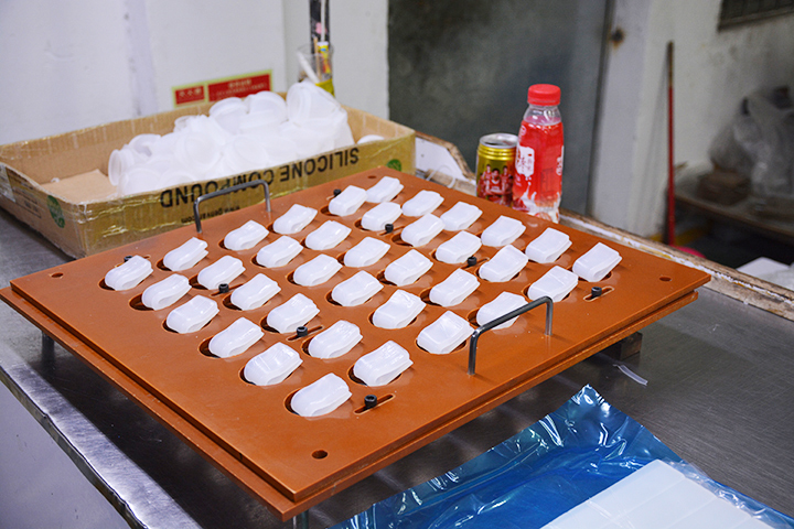 硅膠制品生產的時候有哪些問題,硅膠制品生產過程中的問題匯總 硅膠制品生產的時候有哪些問題,硅膠制品生產過程中的問題匯總