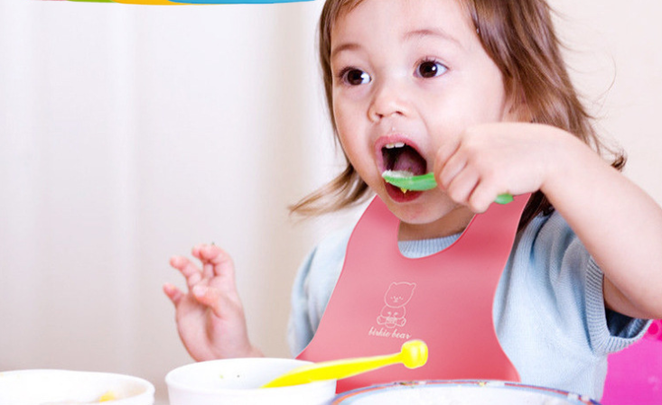 硅膠圍嘴兜,硅膠圍嘴兜好不好,硅膠圍嘴兜多少錢 硅膠圍嘴兜,硅膠圍嘴兜好不好,硅膠圍嘴兜多少錢