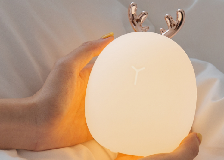 硅膠創(chuàng)意臺(tái)燈定制-定做硅膠創(chuàng)意臺(tái)燈廠家-東莞硅膠創(chuàng)意臺(tái)燈定制工廠 硅膠創(chuàng)意臺(tái)燈定制-定做硅膠創(chuàng)意臺(tái)燈廠家-東莞硅膠創(chuàng)意臺(tái)燈定制工廠